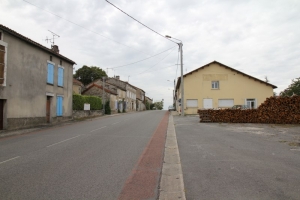 A droite, l'ancien Restaurant de la Forêt (Ph. G. B.)