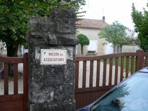 Entrée de la Maison des Associations (Ph. G. BRANCHUT)