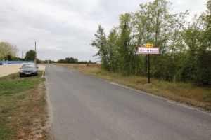 La signalisation de l'Echalotte mais avec l'indication "Les Favrauds" (Ph. G. B.)