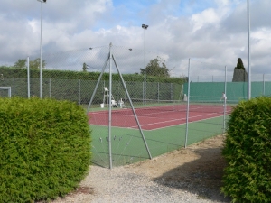 Le 1er court de tennis avec son éclairage. (Ph. G. BRANCHUT 2007)