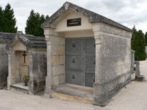 Un des caveaux repris par la commune et transformé en caveau communal 6 places (Ph. G. B.)